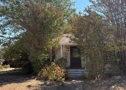 1841 Belmont Boulevard - Photo 1