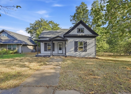 605 E Woodard Street - Photo 1