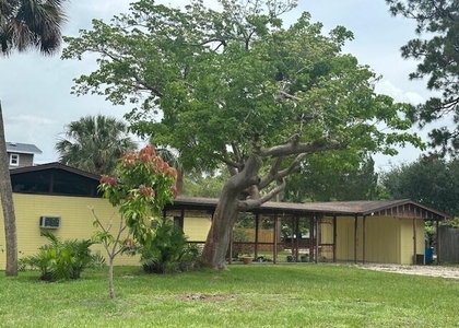 1651 Se 8th Street - Photo 1