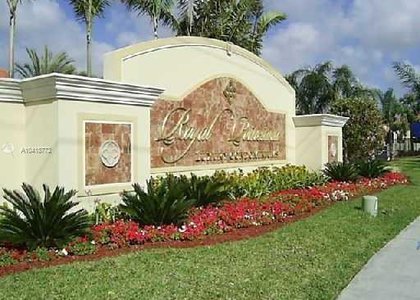 1247 Sw 46th Avenue - Photo 1
