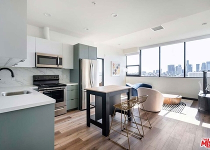 2500 Wilshire Boulevard - Photo 1