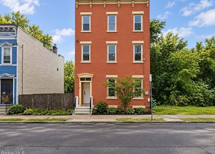 44 Alexander Street - Photo 1