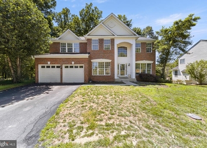 9201 Golf Court - Photo 1