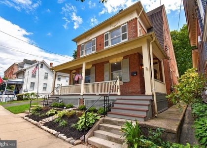 108 E Washington Avenue - Photo 1