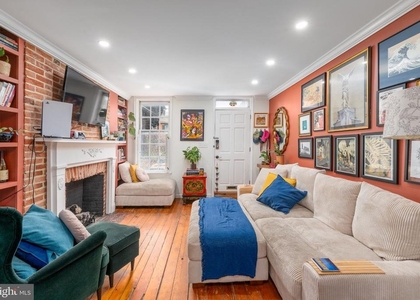 1005 Light Street - Photo 1