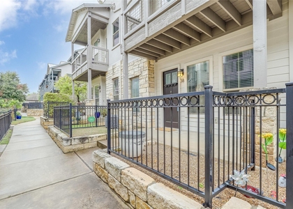 2520 Bluebonnet Ln - Photo 1