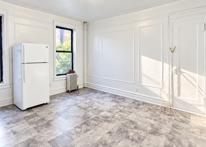 148-25 88th ave - Photo 1