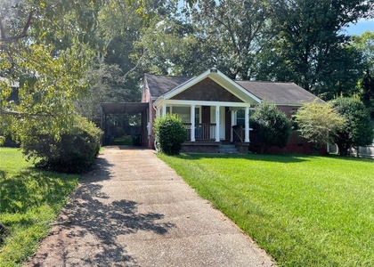 2511 E Tupelo Street Se - Photo 1