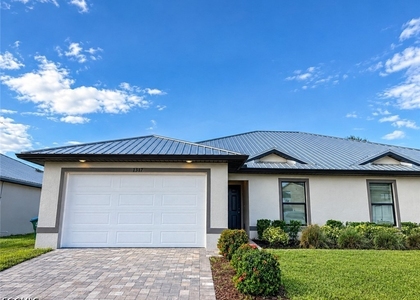 1315 Se 41st Street - Photo 1