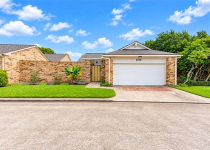 1719 Sullins Way - Photo 1