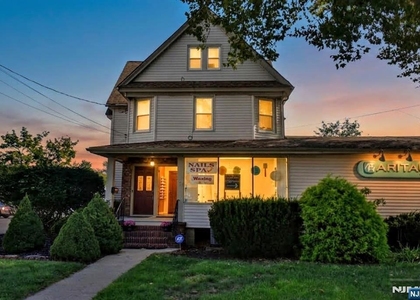 175 Center - Photo 1