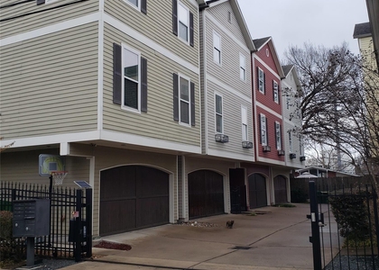 916 Lawrence Street - Photo 1