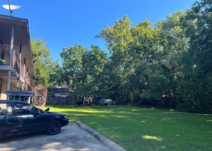 1842 Thompson Street - Photo 1