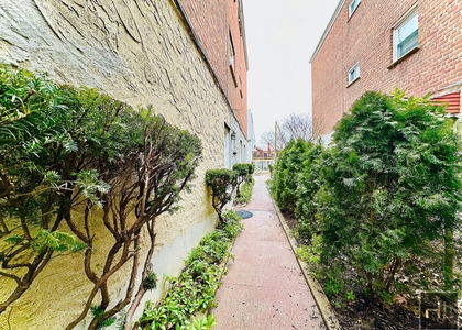 Griswold Avenue - Photo 1