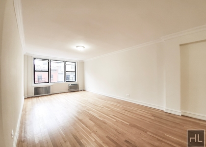 West 13 Street - Photo 1