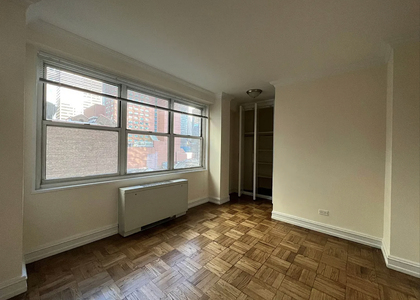 Eighth Avenue - Photo 1