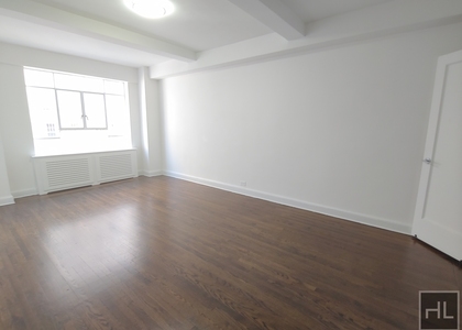 Fifth Avenue - Photo 1