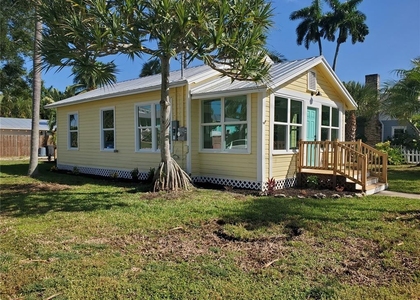 760 W Marion Avenue - Photo 1
