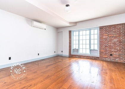 31 Brooklyn Avenue - Photo 1