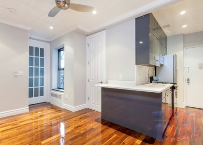 Lexington Ave - Photo 1