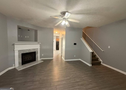 1759 Glen View Way - Photo 1
