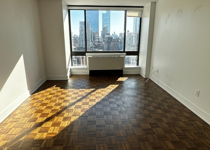 West 42nd Street - Photo 1