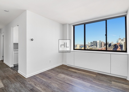 West 43 Street - Photo 1