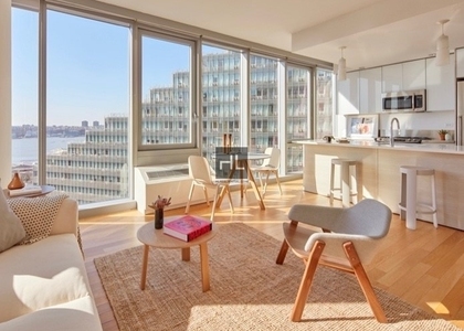 West 54th Street - Photo 1