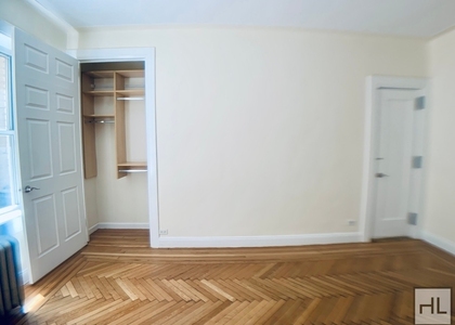 West 13 Street - Photo 1