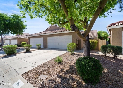 3510 E Hampton Avenue - Photo 1