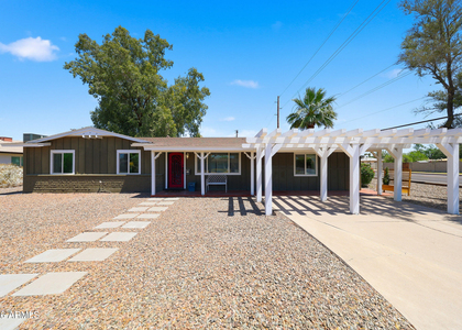 2302 W Berridge Lane - Photo 1