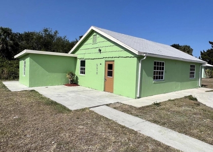 2410 San Marcos Avenue - Photo 1