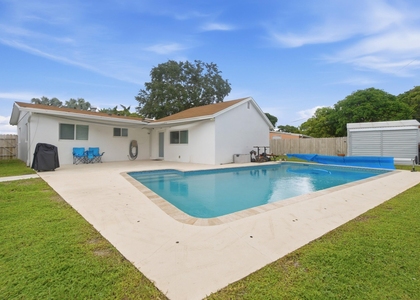 4999 Sw 6th Street - Photo 1