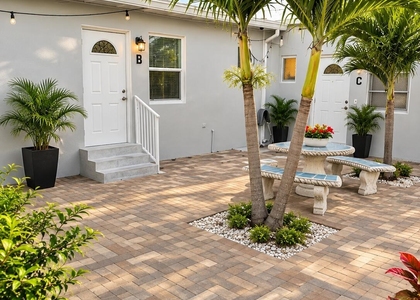 320 S K Street - Photo 1