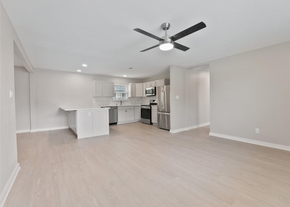 421 S Interurban Street - Photo 1