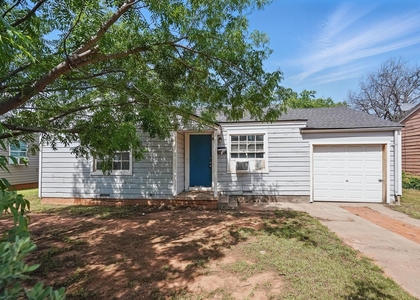 1526 Green Street - Photo 1