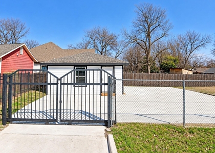 2102 E Overton Road - Photo 1