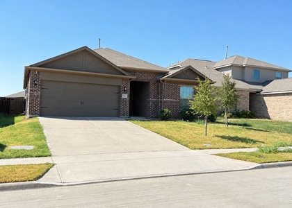 816 Mallorie Lane - Photo 1