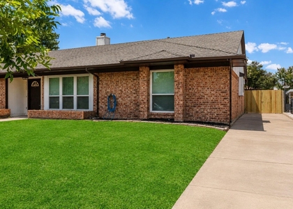 2429 Chestnut Way - Photo 1