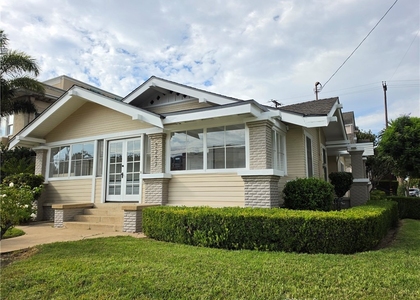3237 E Broadway - Photo 1