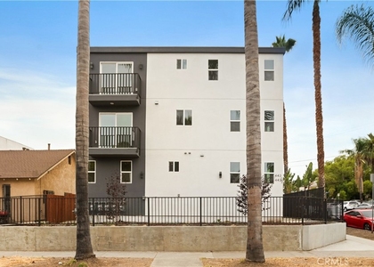 449 N Heliotrope Drive - Photo 1