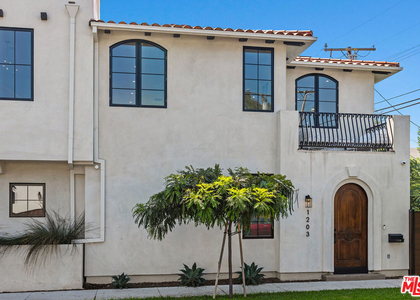 1203 N Vista Street - Photo 1