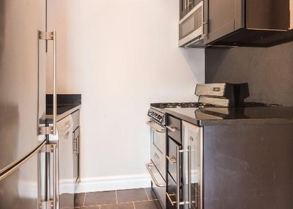 560 Hudson Street - Photo 1