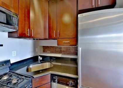 722 10th Avenue - Photo 1
