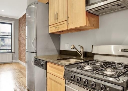 450 West 50th Street - Photo 1