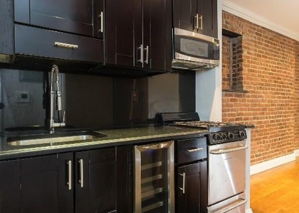 437 West 53rd Street - Photo 1