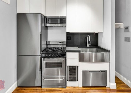 16 East 116th Street - Photo 1