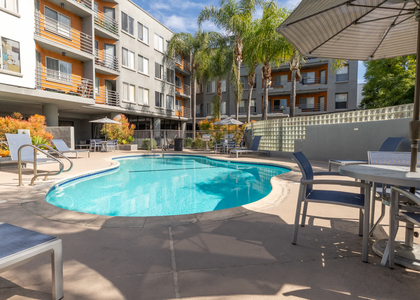 4920 Van Nuys Blvd - Photo 1