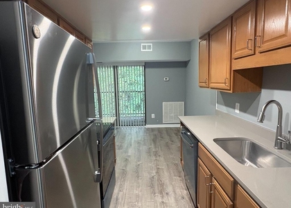 11631 Stoneview Square - Photo 1