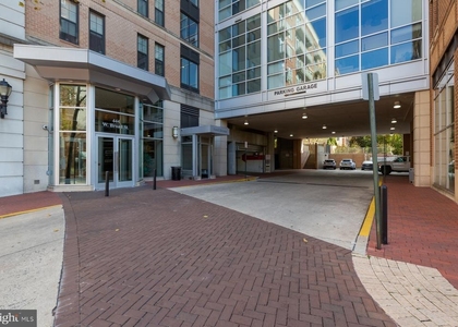 444 W Broad Street - Photo 1